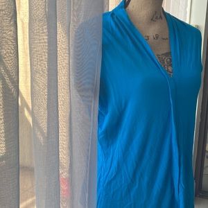 Tahari Blue Shirt 👕 Large 100% Linen, Short Sleeve v-neck